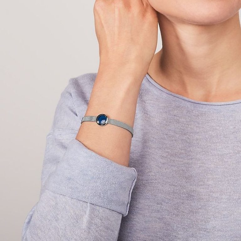 Bracelet Skagen pour femme en acier inoxydable et verre bleu SKJ1196040 - Vu porté